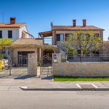 Apartment Christina Pula Zewnętrze zdjęcie